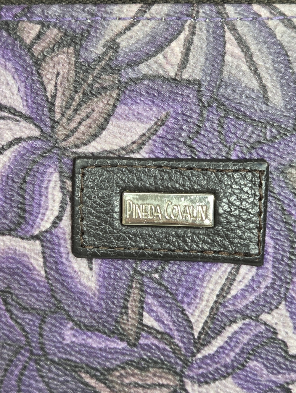 Pineda Covalin Purple Floral Leather/Polyester Wristlet /Silver Branded Zip Pull - Picture 4 of 13